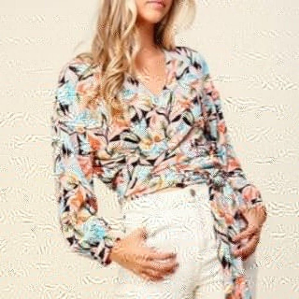 Top - Picture 2 of 3